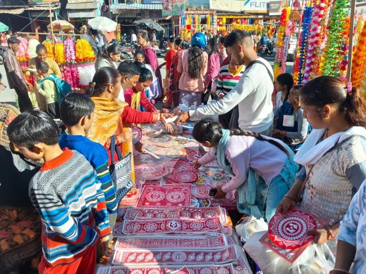 Dhanteras brought rain of money in Pithoragarh, business worth Rs 22 crore was done.