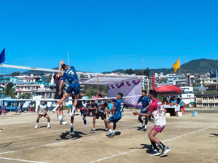 Almora became champion in the girls category of state level volleyball