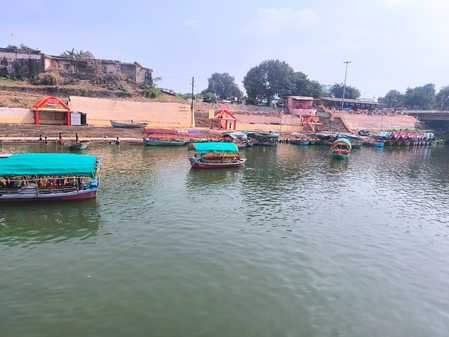 चित्रकूट में दीपावली मेले की तैयारी।