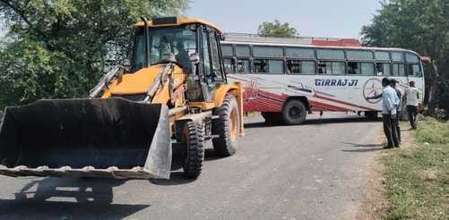 Brakes fail, bus falls into ditch and hits tree, eight passengers injured