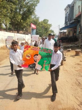 One should stay away from tobacco consumption: Devvart