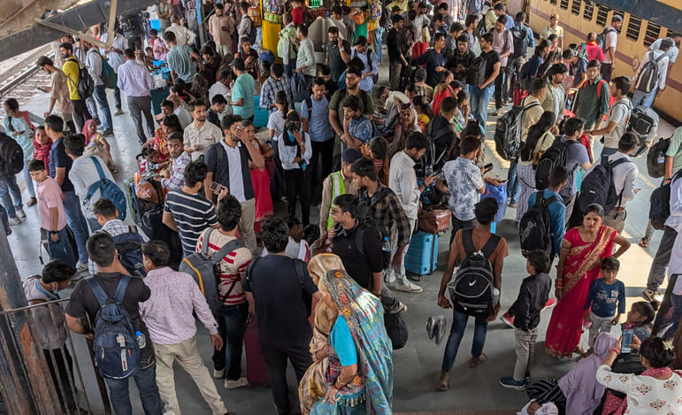 Now passengers will go to the platform by showing their tickets