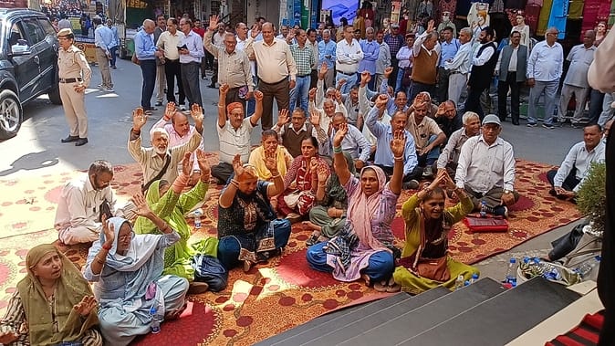 Joint Action Committee staged a sit-in protest in Hamirpur over their demands.