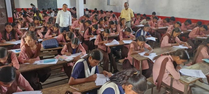 204 students took the mock test.