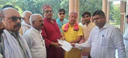 Angered by the objectionable comment, members of the Brahmin community submitted a memorandum to the SDM.