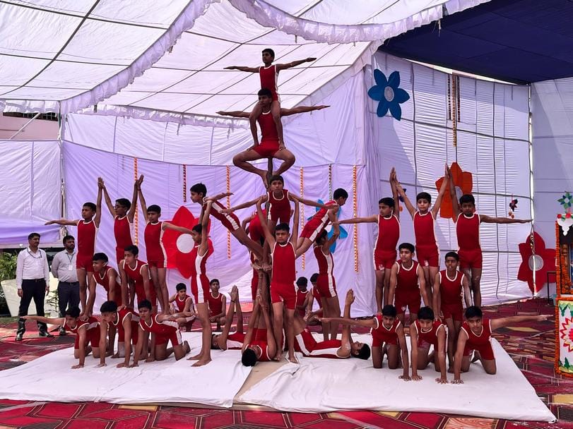 Geeta Niketan School celebrated its 52nd annual festival Arohan