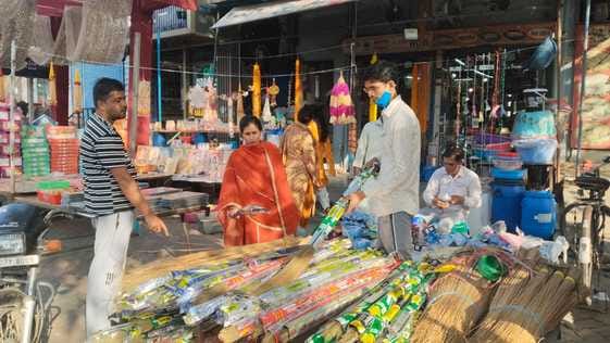 Registration of 186 families done on Dhanteras, offices remained open on holiday