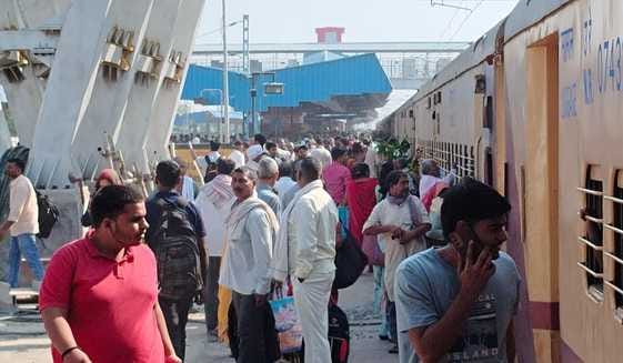 Puja special run for convenience was nine hours late