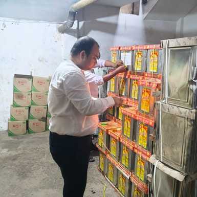 8788 kg of spoiled pulses and oil worth Rs 11.51 lakh seized