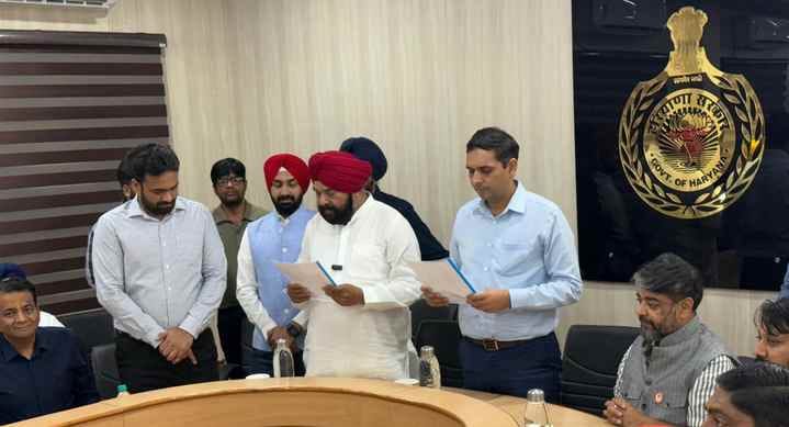 Makhan Singh, the newly elected president of the Zilla Parishad, took oath and assumed office.