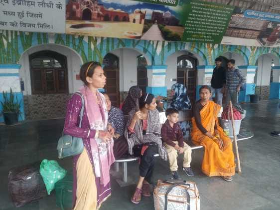Mau Special Fair Festival Special arrived late by 2.5 hours, passengers upset