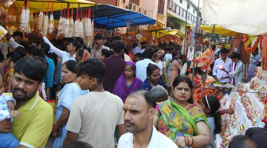 Siddharthnagar News: Rain of money on Dhanteras added to the charm...the market shone