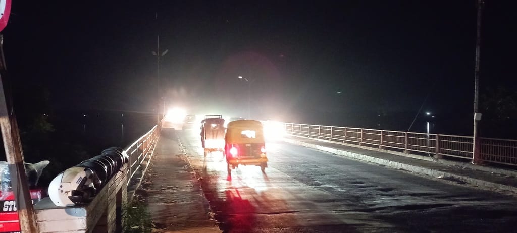 In 38 wards, 1,600 street lights are not working; houses are illuminated, but the streets are in darkness.