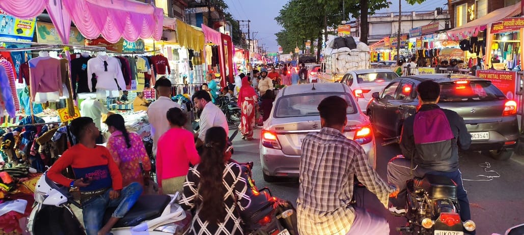 Four-wheelers banned from the market for three days
