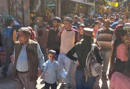 Money rained on the market on Dhanteras