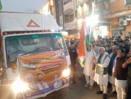 Urban MLA Pramod Vij sent sweets for soldiers on Diwali.