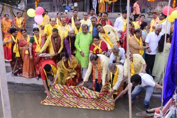 Yamuna Maiya was draped with a chunari, Parvati Ghat resonated with chants of Radhe-Shyam