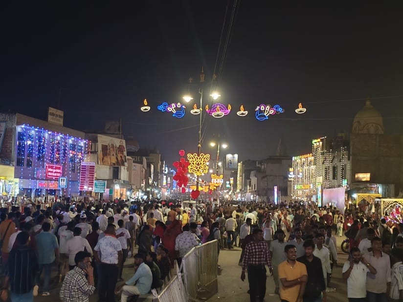 Every street and corner is filled with Ram, Diwali has come and Ram will come...
