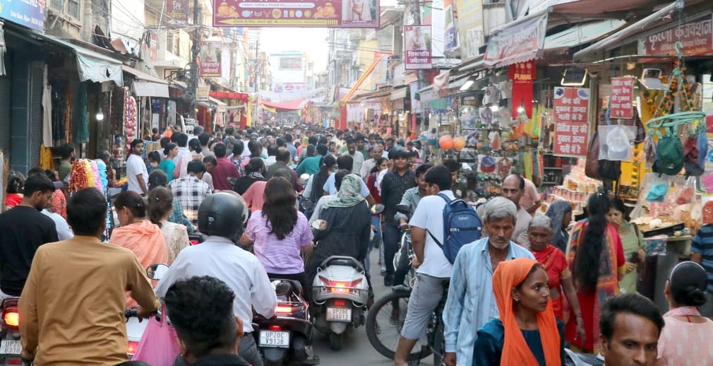 Dhanteras arrived, the market smiled, business boomed.