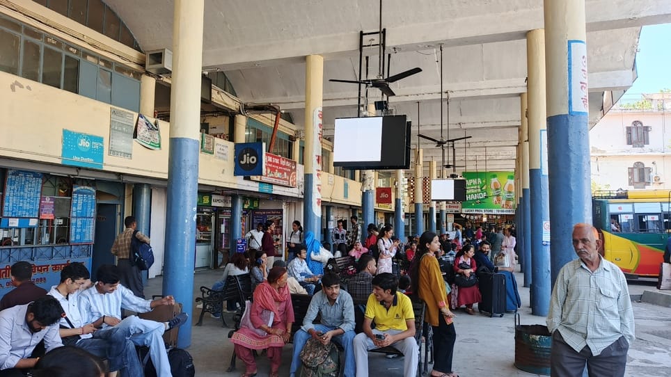 Hamirpur depot runs special buses for Delhi, Chandigarh and Baddi