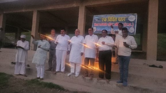 Yamuna banks and Martyrs' Memorial lit up with lamps of faith
