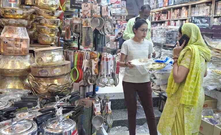 Dhanteras brings wealth to the market, with turnover of Rs 70 crore.
