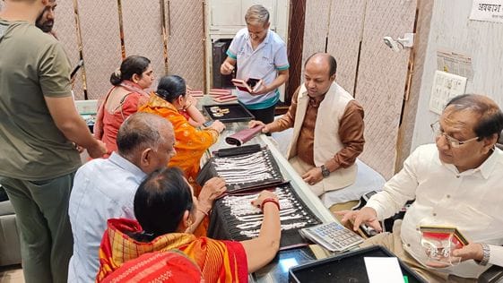 Dhanteras saw a rain of money in the market, business worth Rs 56 crore was done.