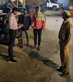 Two tractor trolleys and two trailers carrying goods without permission were seized and a challan of Rs 1.54 lakh was issued.