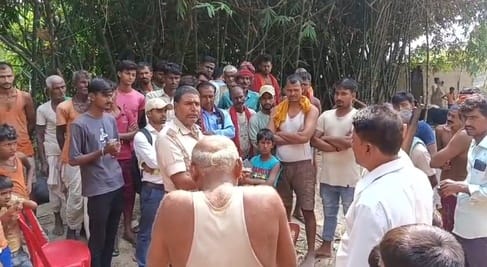 Bettiah bihar news Villagers in turmoil over encroachment on Chhath Ghat bettiah today news in hindi