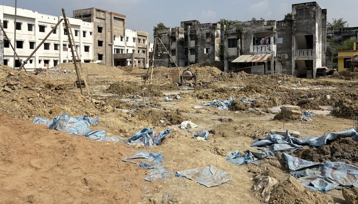 Siddharthnagar News: Construction of hostel picks up pace, students will soon get facilities