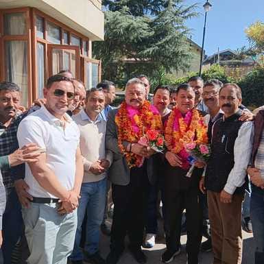 A delegation of the Spokesperson's Association met Education Minister Rohit Thakur.
