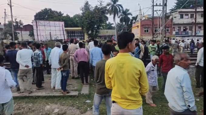 मौके पर मौजूद पुलिस