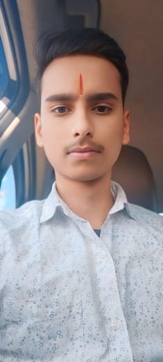 Engineer travelling from Noida to Deoria by bike dies in accident