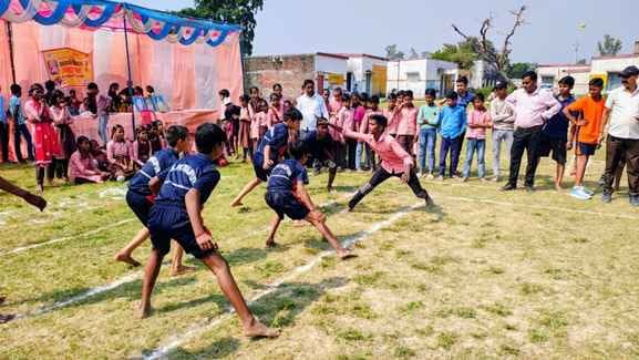 Children from Barilalpur and Sanda Khas dominate