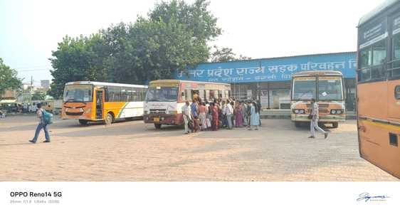 Passengers thronged the roadways on Diwali...every seat in the down buses was full