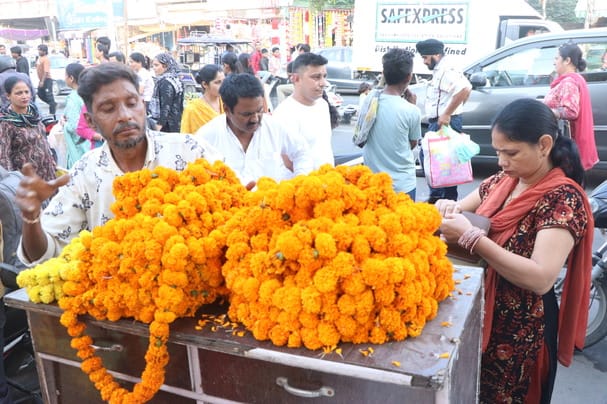 Flower prices rise due to increased demand for the festival season