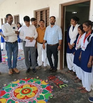 F-Group first, D-Group second in Rangoli competition