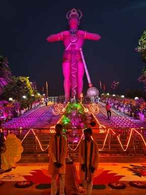 Hanuman Dham lit up with lamps, spreading a unique charm