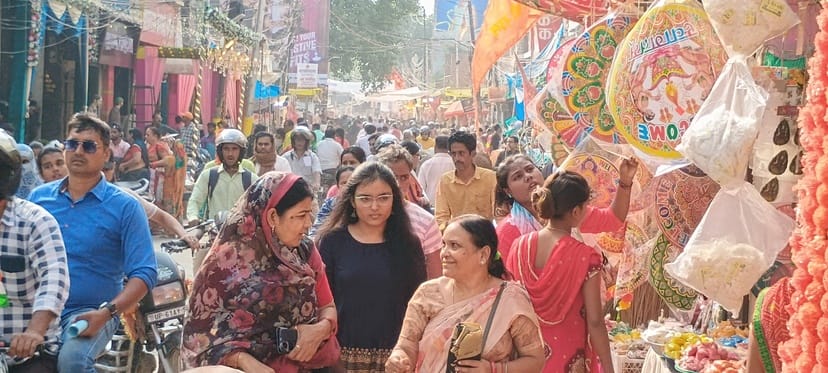 Dhanteras brings in wealth, business worth Rs 160 crore