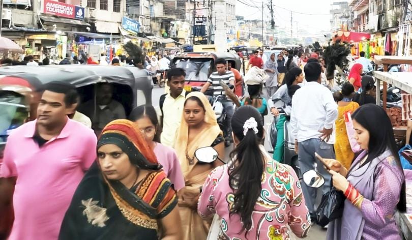 Crowds in the markets caused traffic jams on Station Road, causing passengers to miss their trains.