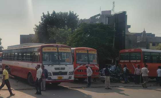 Passengers were left stranded due to non-availability of vehicles on local routes.