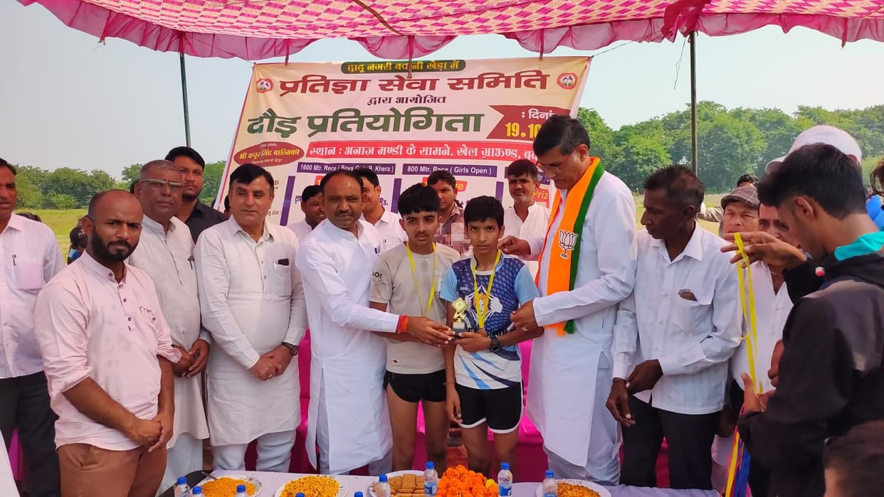 Sahil won the 1600m event and Gungun won the 800m event.