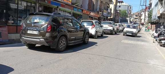 Hamirpur market was jammed on Dhanteras