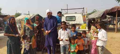 Aam Jan Vikas Seva Samiti distributed sweets