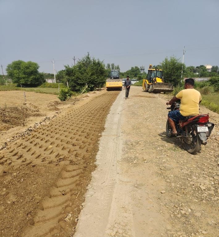 The width of the Amhat-Bhadar road will be 5.75 meters, work has started.