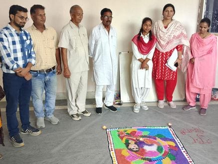 Shobha and Sarvendra were the best in Rangoli and Neetu was the best in Deep Sajja.