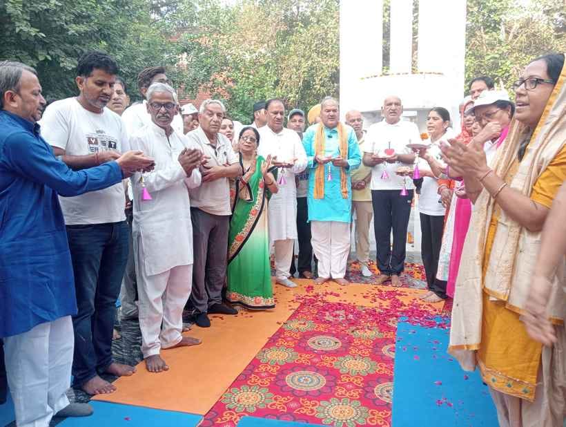 Cleaned the Martyr's Memorial Complex, then paid homage by lighting a lamp.