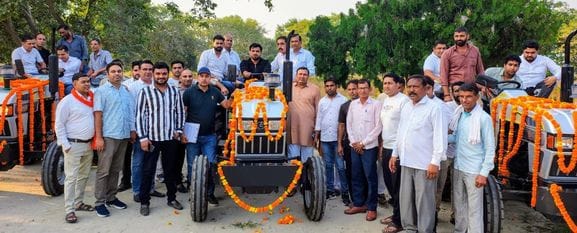 The MLA presented three hydraulic sweeping tractors to the Municipal Corporation.