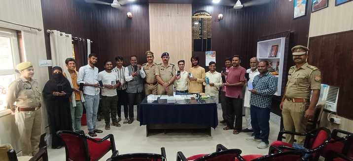 Police returned lost mobile phones to 15 people