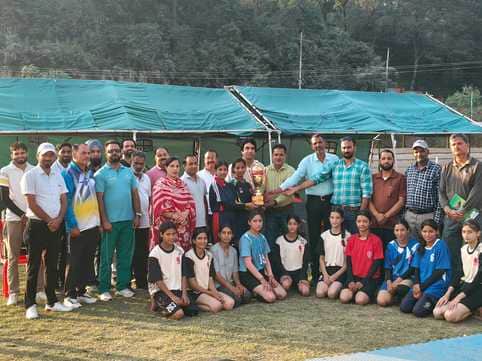 मिनी स्टेडियम राजोेरी में जम्मू संभाग ने कबड्डी खिताब जीता*फोटो